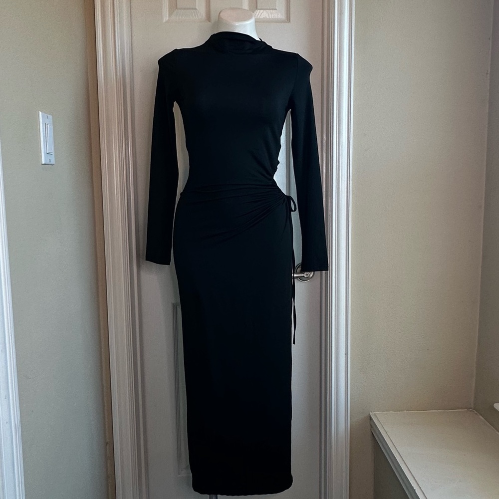 Long sleeve cutout adjustable strap with a slit maxi dress - Picture 3 of 5